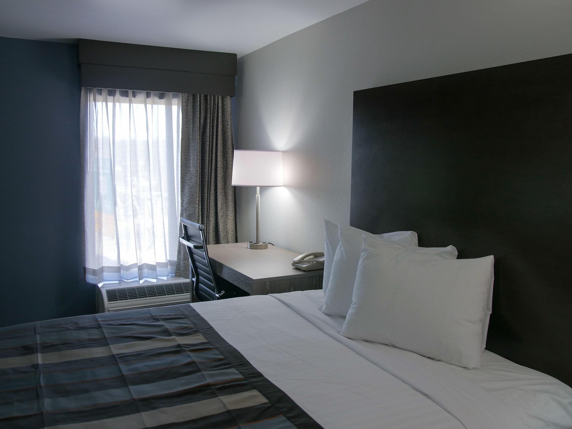 Wingate By Wyndham Louisville Airport Expo Center Экстерьер фото